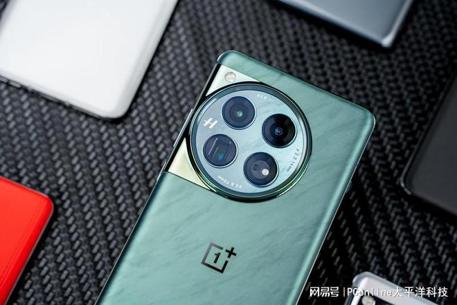 从打造经典到超越经典解析一加手机的美学设计(图2)