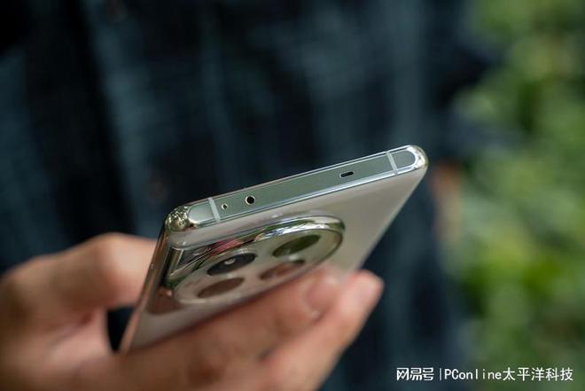 从打造经典到超越经典解析一加手机的美学设计(图10)
