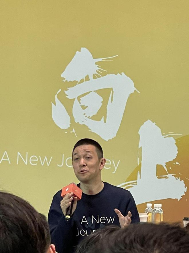 李斌ET9群访核心信息：关于市场格局、设计定位、融资、理想主义(图1)