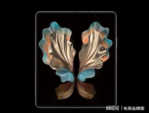 商务人士中意的高端手机心系天下三星W24搭载超宽幅沉浸大屏(图3)