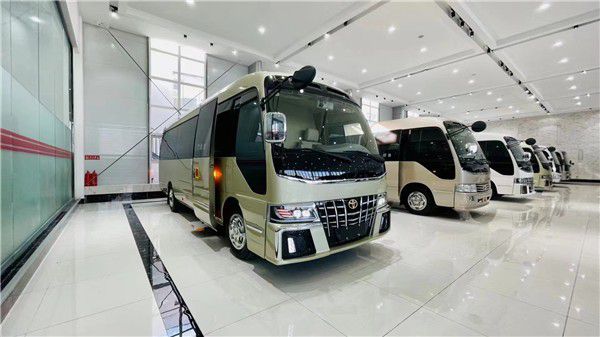 进口丰田考斯特10座商务旅居车价格(图2)