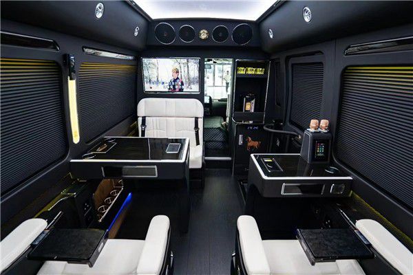 考斯特10座商务车 丰田考斯特改装价格(图3)