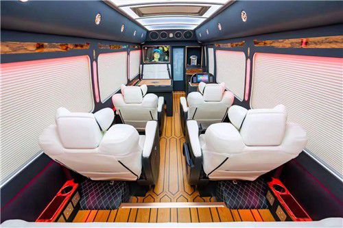 丰田考斯特12座商务车VIP头等舱商务车(图5)