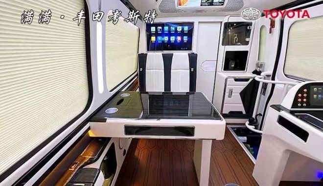 丰田考斯特12座全隔断商务车售价118万(图4)