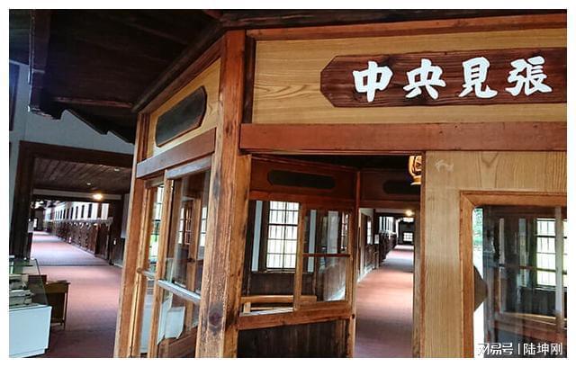 为什么商场的设计与“以前的监狱”一样？(图2)