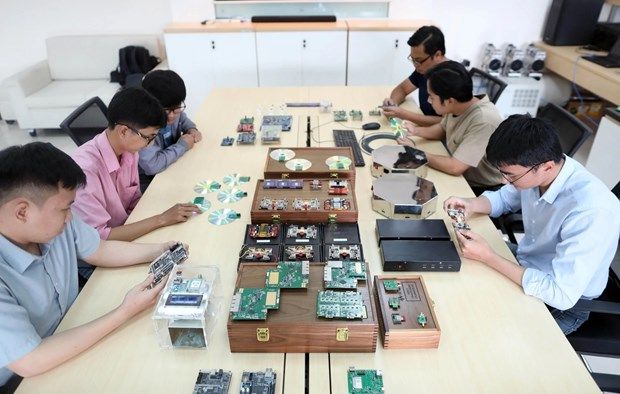 岘港微芯片设计和人工智能研究培训中心正式成立(图3)