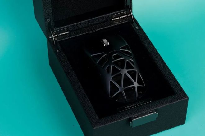 轻量化设计的标杆之作 雷蛇毒蝰迷你Signature Edition游戏鼠标(图2)