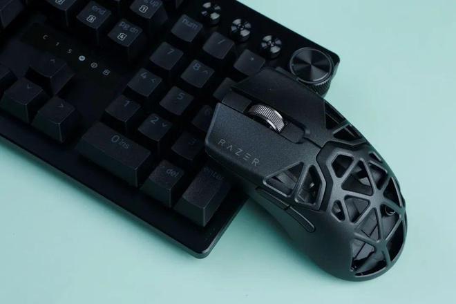 轻量化设计的标杆之作 雷蛇毒蝰迷你Signature Edition游戏鼠标(图9)