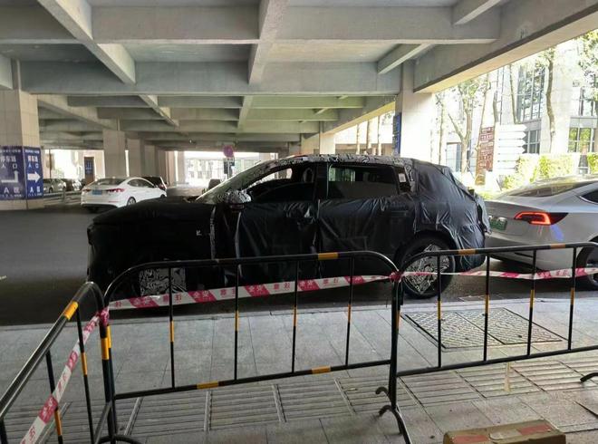 鲜明而直白的套娃设计极氪全新SUV测试谍照曝光(图2)