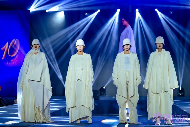 AI未来世界or最炫中国风原来服装设计还能这样“脑洞大开”(图4)