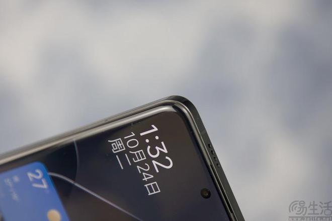 2023年手机造型设计观察：设计、材质都在卷(图13)