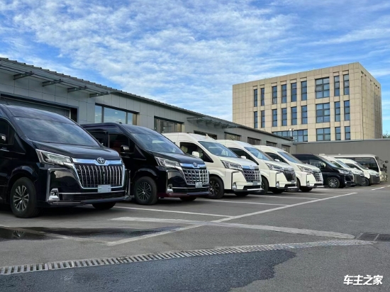2024款丰田海狮六座带卫生间设计现车(图2)