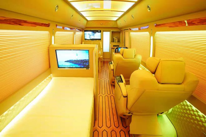 考斯特商务车7座价格 专业厂家匠心品质(图7)