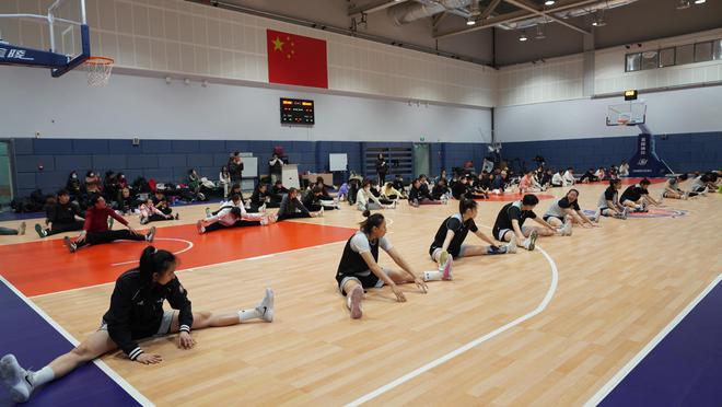 专访｜上海女篮主帅展淑萍她是教练、设计师更是一位母亲(图5)