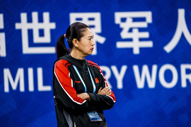 专访｜上海女篮主帅展淑萍她是教练、设计师更是一位母亲(图10)
