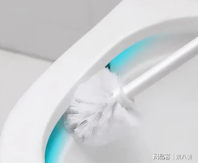 马桶上别挂毛巾架了！这样设计才“先进”实用又省空间！(图9)