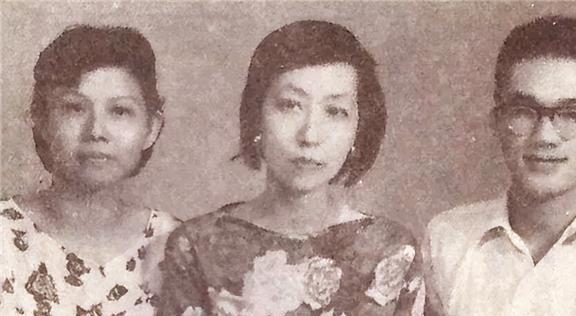 张爱玲嫁给大30岁的赖雅是设计还是真爱？继女：那女人不可理喻(图3)