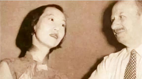张爱玲嫁给大30岁的赖雅是设计还是真爱？继女：那女人不可理喻(图7)