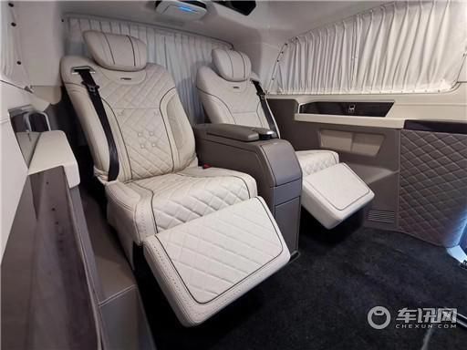 奔驰V260L升级迈巴赫商务设计完美家外爱巢(图5)
