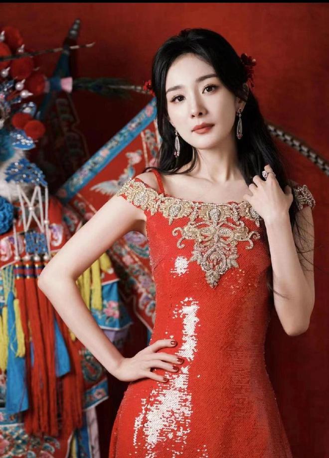 揭秘“迪丽热巴美疯”幕后：服装设计师劳伦斯·许值得一个热搜！｜封面独家(图9)