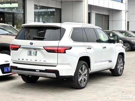 金华平行进口车商务车旗舰店红杉美版价格最低109万起 欢迎试乘试驾(图4)