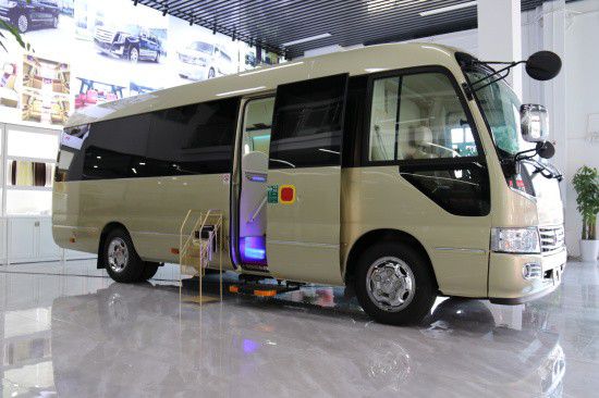 上海丰田考斯特11座商务车改装活动促销(图2)