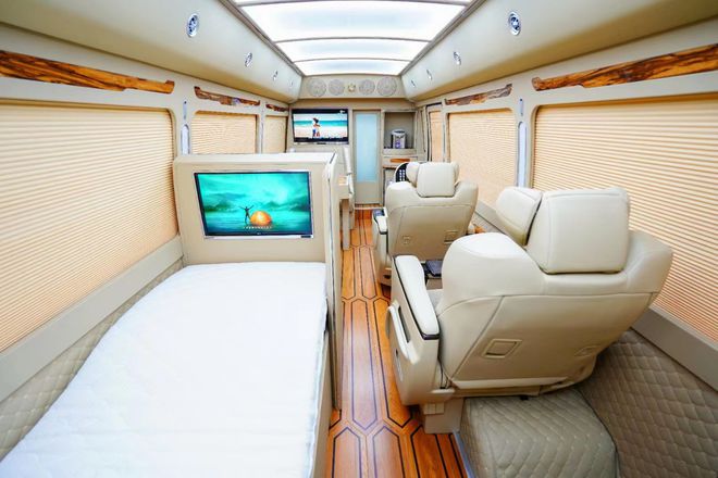 丰田考斯特8座房车家庭旅行商务车(图6)