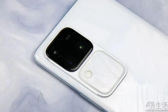 “非旗舰”用上联名影像设计不一定都是好事(图9)