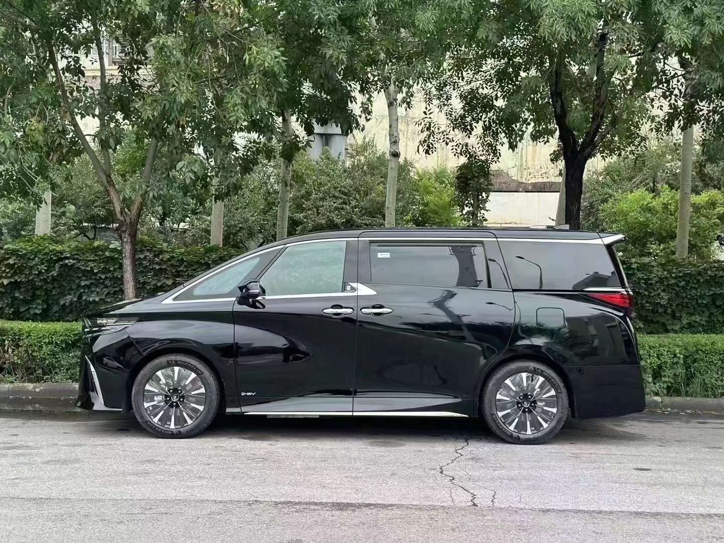 进口埃尔法商务车驾驶感受(图5)