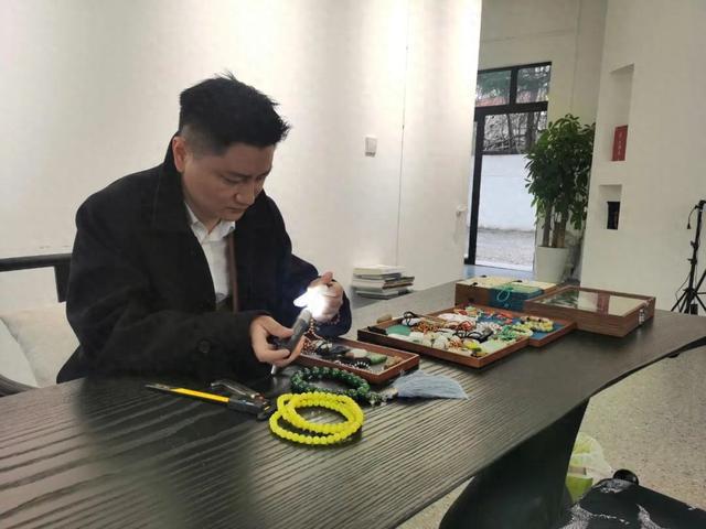 大仓桥下珠宝设计师匠心讲述玉石的故事(图1)