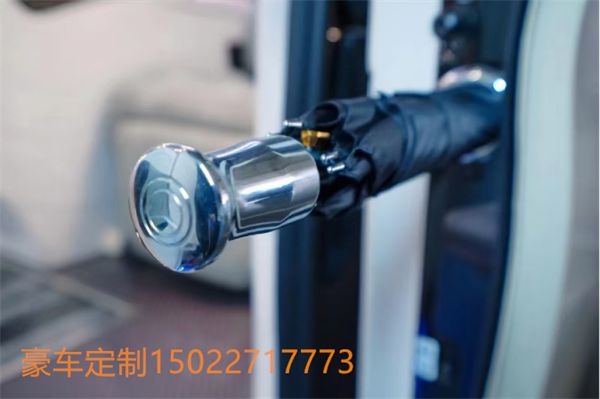 奔驰V260L商务四座定制接待有面子(图6)